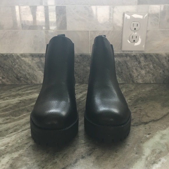 Black leather booties - Picture 4 of 4